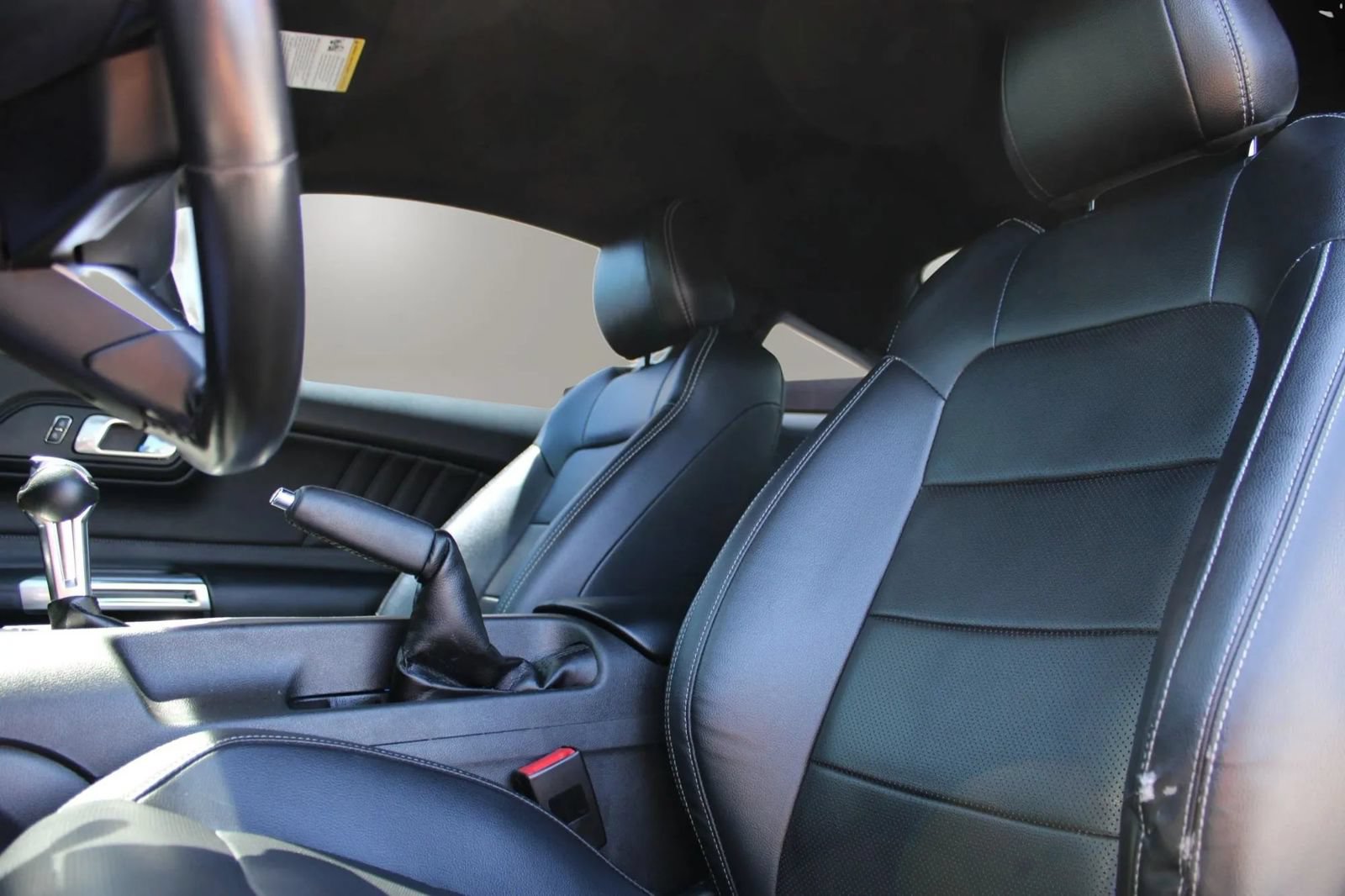 Used 2022 Ford Mustang Premium RWD image 11