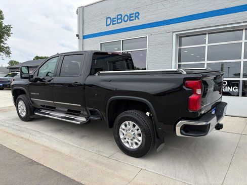 Used 2021 Chevrolet Silverado 3500 LT w/ Convenience Package AWD/4WD image 3