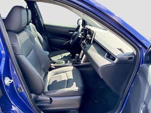 Used 2024 Toyota Corolla Cross XLE w/ Convenience Package AWD/4WD image 34