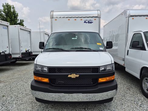 New 2026 Chevrolet Express 3500 w/ Power Convenience Package RWD image 5