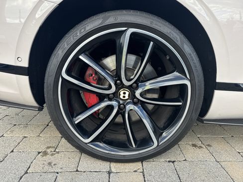Used 2020 Bentley Continental GT image 30