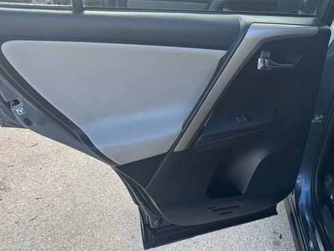 Used 2014 Toyota RAV4 Limited image 20