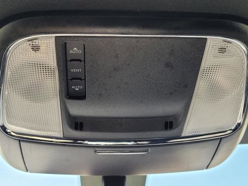 Used 2023 Dodge Charger SXT RWD image 28
