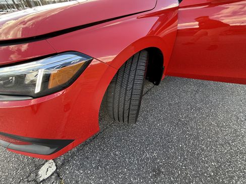 Used 2023 Honda Civic Sport image 27