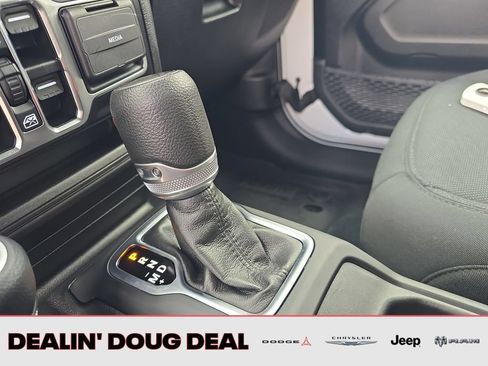 Used 2022 Jeep Gladiator Sport AWD/4WD image 25