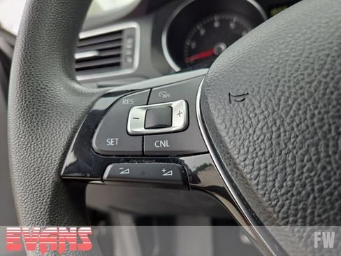 Used 2015 Volkswagen Jetta SE FWD image 13