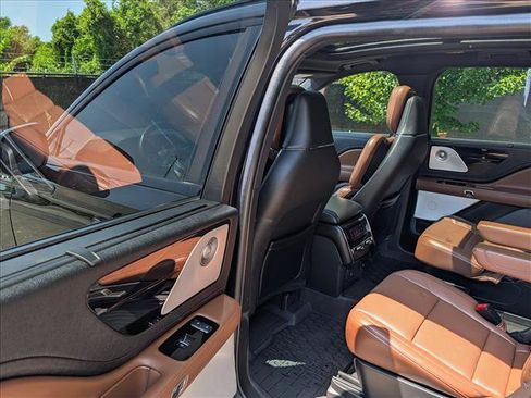 Certified 2023 Lincoln Aviator Reserve w/ Equipment Group 201A AWD/4WD image 27