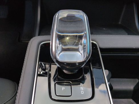 Used 2025 Volvo XC90 B5 Core AWD/4WD image 26