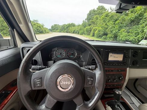 Used 2006 Jeep Commander Limited AWD/4WD image 14