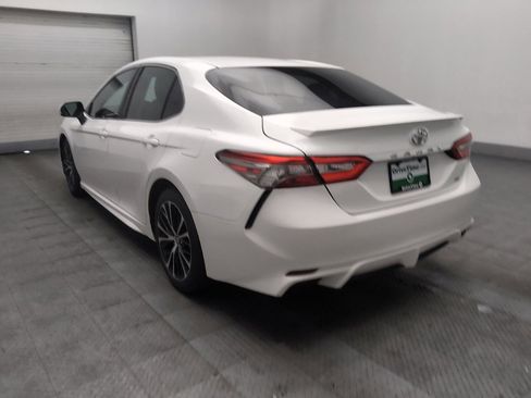 Used 2018 Toyota Camry SE FWD image 5