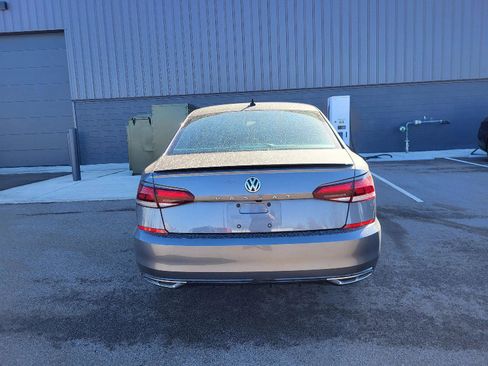 Used 2021 Volkswagen Passat 2.0T R-Line image 4