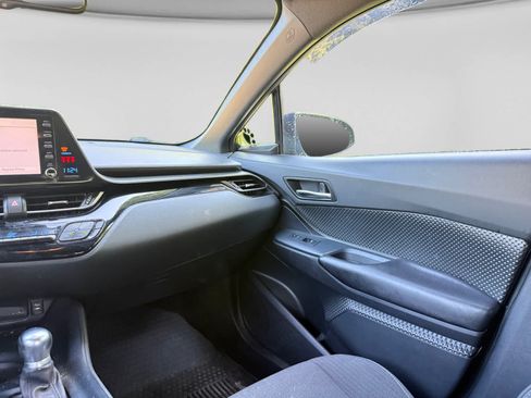 Used 2019 Toyota C-HR LE FWD image 19