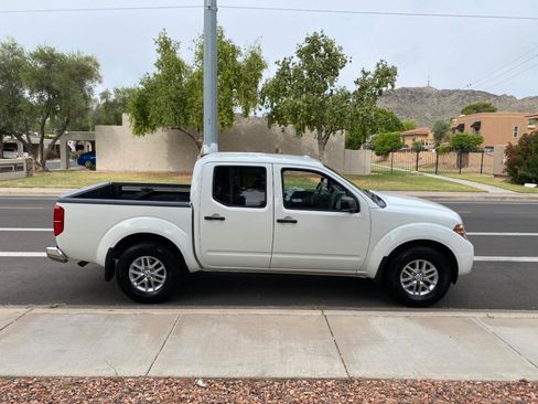 Used 2017 Nissan Frontier SV w/ SV Value Truck Package image 4