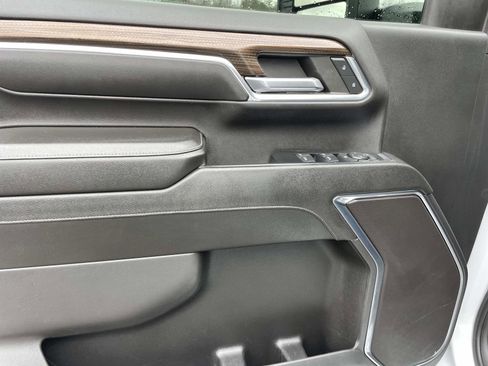 Used 2024 Chevrolet Silverado 2500 LT image 17