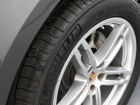 Used 2015 Porsche Macan S AWD/4WD image 13