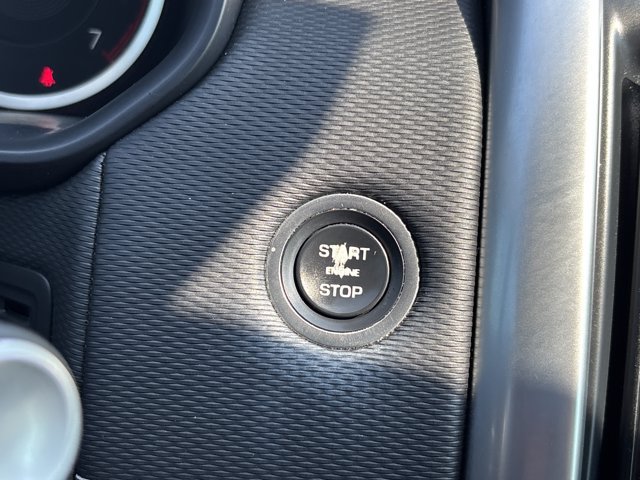 Used 2023 Land Rover Discovery S R-Dynamic AWD/4WD image 31