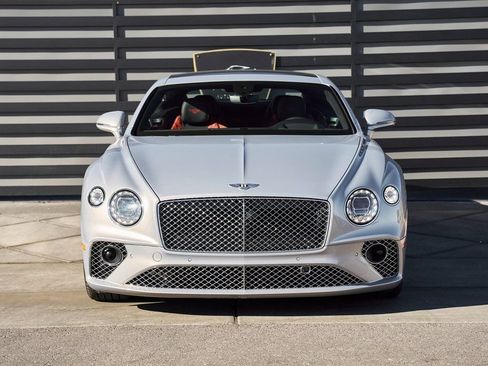 Used 2023 Bentley Continental GT Azure image 8