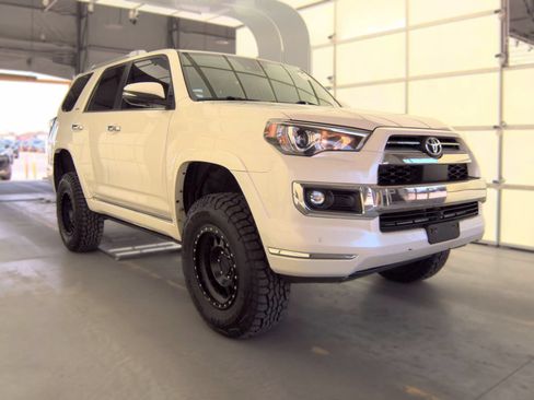 Used 2022 Toyota 4Runner Limited AWD/4WD image 4