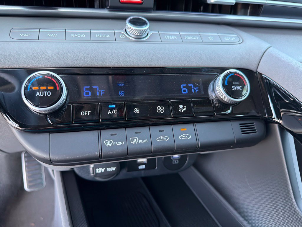 New 2025 Hyundai Elantra SEL FWD image 22
