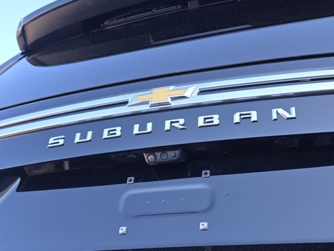 Used 2024 Chevrolet Suburban High Country w/ Advanced Technology Package image 55