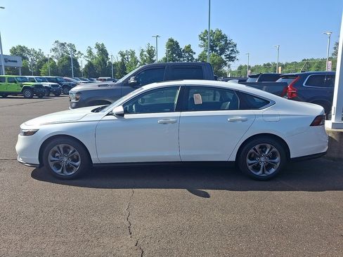 Used 2024 Honda Accord EX image 5