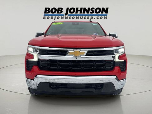 Used 2023 Chevrolet Silverado 1500 LT image 2