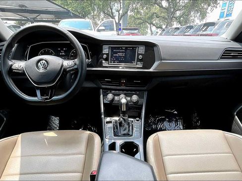 Used 2021 Volkswagen Jetta SE w/ SE Cold Weather Package FWD image 16