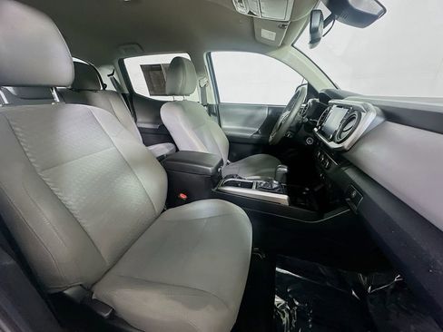 Used 2022 Toyota Tacoma SR5 w/ Technology Package image 12