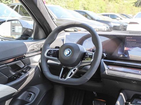 New 2026 BMW 550e xDrive AWD/4WD image 13