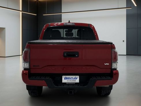 Used 2020 Toyota Tacoma TRD Sport w/ Technology Package AWD/4WD image 5