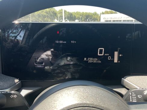 Used 2025 Nissan Kicks SV AWD/4WD image 28