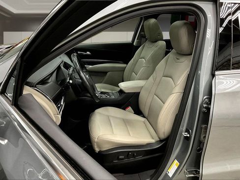 Certified 2023 Cadillac XT4 Luxury w/ Cold Weather Package image 21