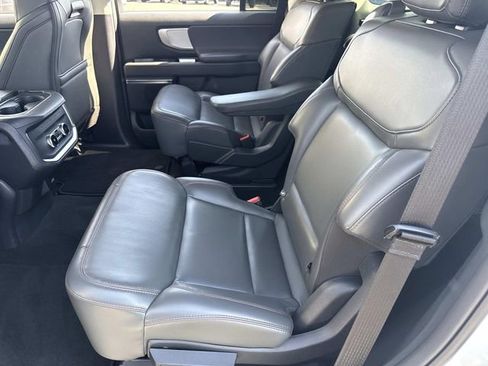 Used 2025 Ford Expedition Active AWD/4WD image 20