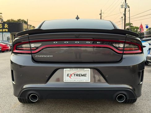 Used 2022 Dodge Charger R/T RWD image 5