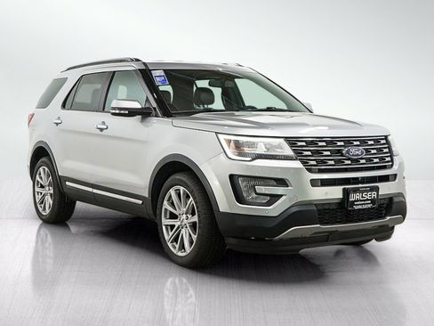 Used 2017 Ford Explorer Limited AWD/4WD image 7