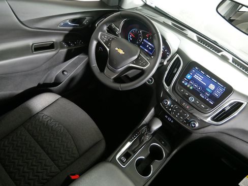Used 2023 Chevrolet Equinox LT AWD/4WD image 9
