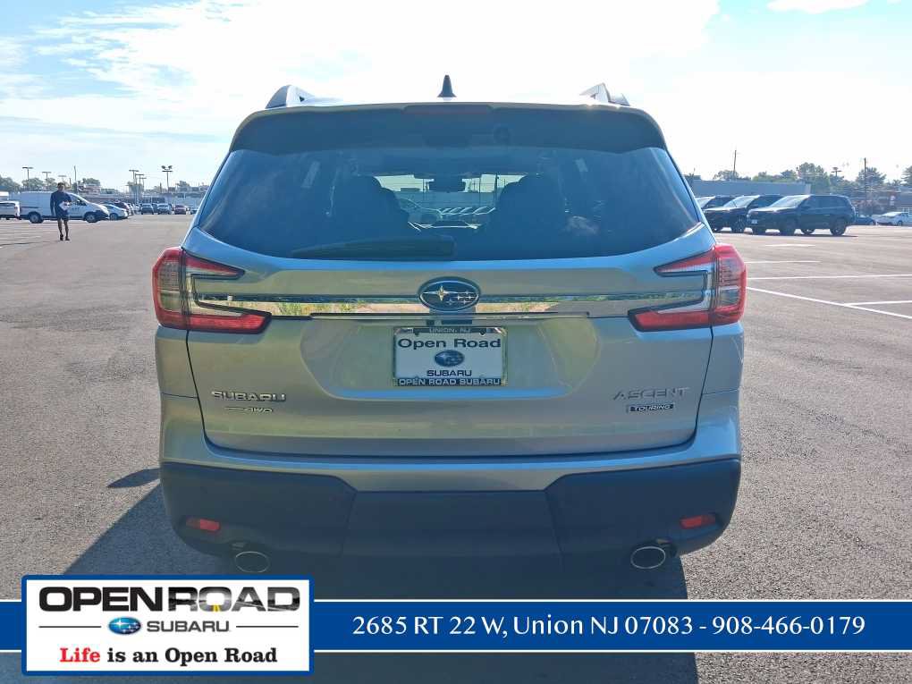 Used 2023 Subaru Ascent Touring AWD/4WD image 4