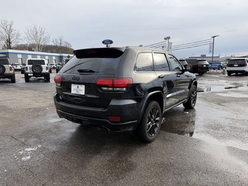 Used 2022 Jeep Grand Cherokee Laredo X image 9