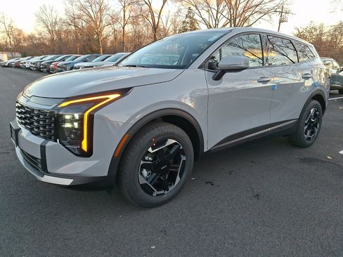 New 2026 Kia Sportage S image 3