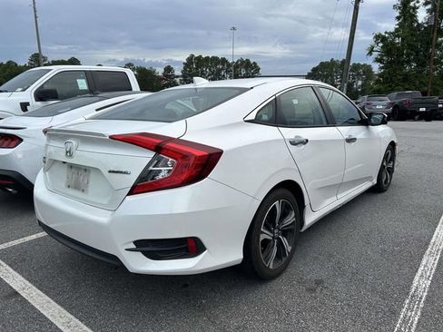 Used 2017 Honda Civic Touring image 3