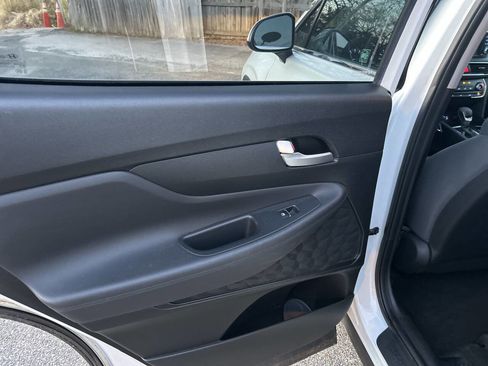 Used 2019 Hyundai Santa Fe SE image 18