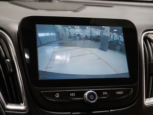 Used 2018 Chevrolet Malibu Premier w/ Driver Confidence Package image 26