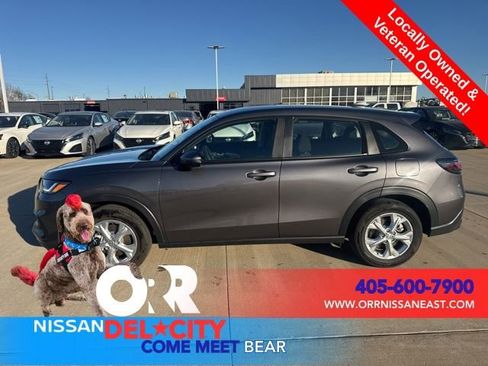 Used 2025 Honda HR-V LX image 2