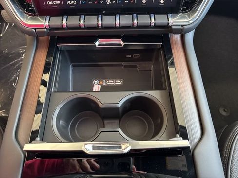 New 2026 GMC Yukon XL Denali image 21