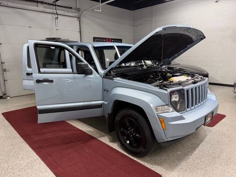 Used 2012 Jeep Liberty Arctic AWD/4WD image 38