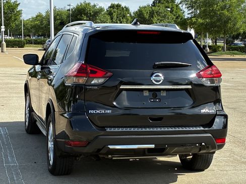 Used 2017 Nissan Rogue SV AWD/4WD image 9