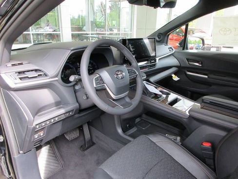 New 2026 Toyota Sienna Platinum AWD/4WD image 16