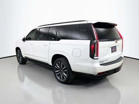 Used 2022 Cadillac Escalade ESV Sport Platinum w/ Heavy-Duty Trailer Package image 7
