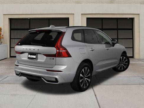 Certified 2025 Volvo XC60 B5 Plus image 4