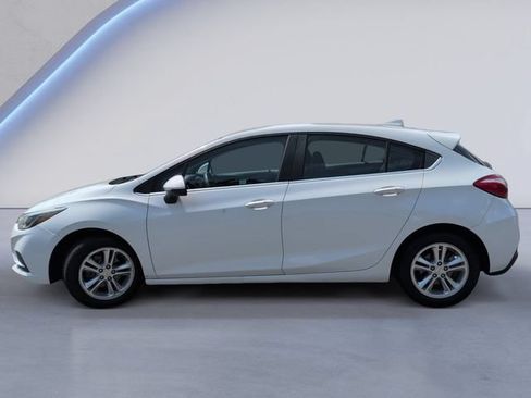 Used 2017 Chevrolet Cruze LT w/ Convenience Package FWD image 10